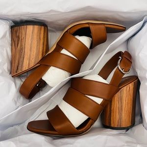 NEW SALVATORE FERRAGAMO TAN BROWN GANCINI WOODEN BLOCK SANDALS